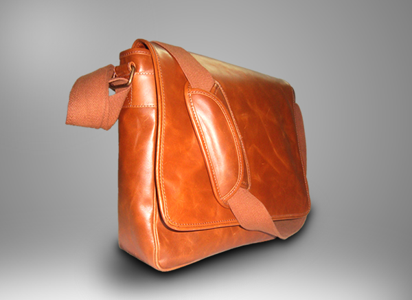 Add Some Glory To Your Look With Leather Bags